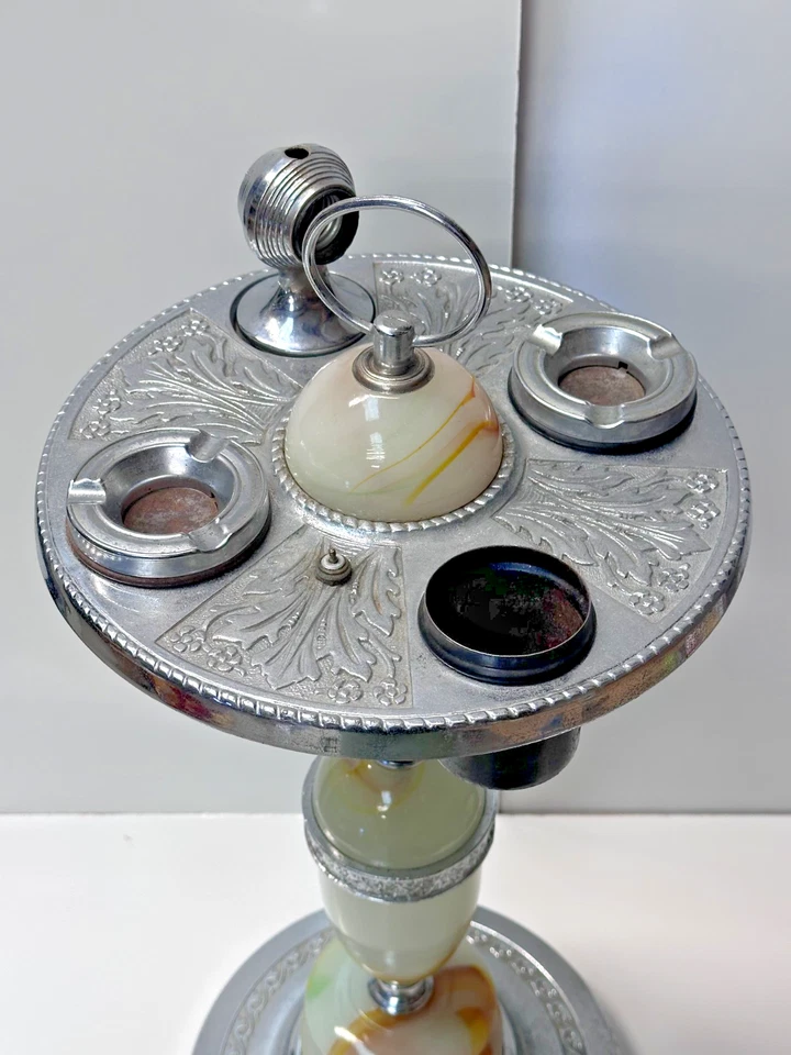 Lámpara de vidrio de escoria cenicero con soporte para fumar Art Deco de la década de 1930 y 1940 coleccionable americana Foto 4 de 4