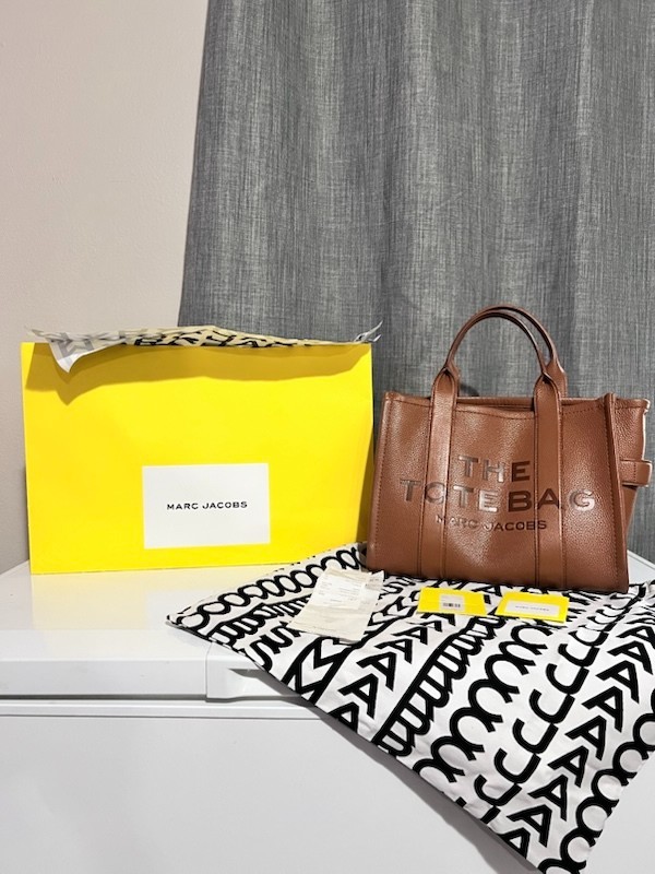 Marc Jacobs The Medium Tote Bag Leather - Argan Oil-Pre Loved-Authentic