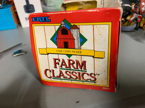 Ertl Farm Classic Case Corn Picker 1:43 Replica #2621 - Picture 6 of 8