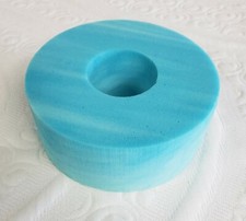 ALMOHADA ORTOPÉDICA DE SOPORTE PARA OÍDOS DE GEL CON MEMORIA DE 4 LB 6" X 6" X 3" CON FUNDA EXTRAÍBLE