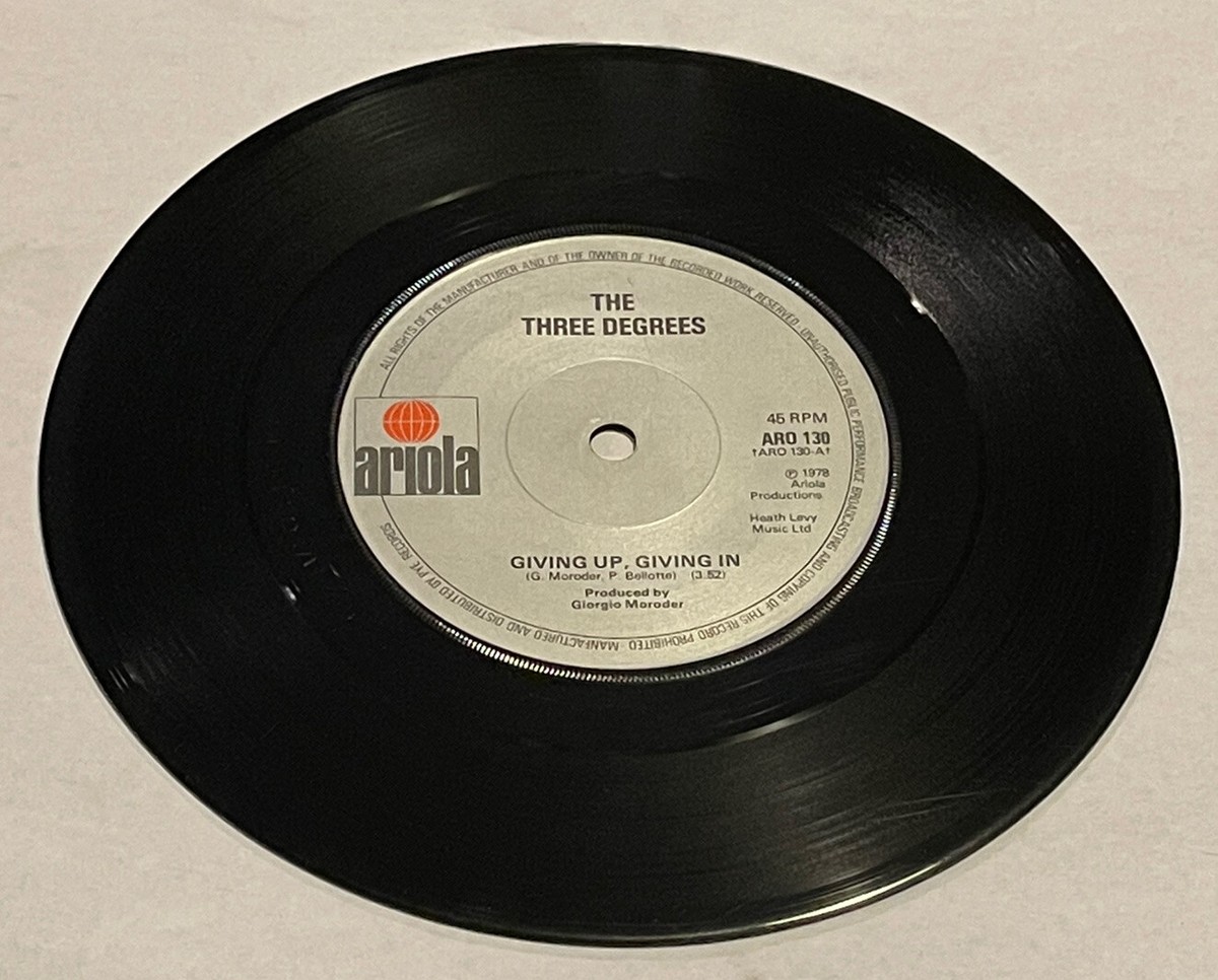 1978 The Three Degrees 45 - Giving Up, Giving In, Ariola, UK, VG++