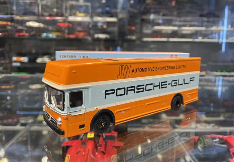 【Schuco】限定 Renntransporter Porsche-Gulf Mercedes-Benz O317 
