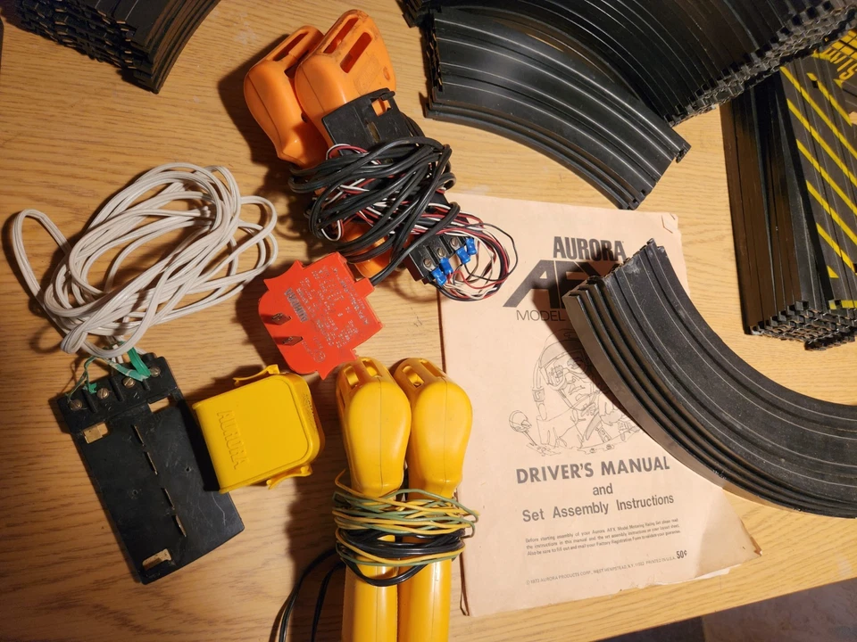 ¡¡¡MUCHAS PIEZAS DE PISTA VINTAGE AÑOS 70 AURORA AFX Eldorado!!! (SIN COCHES) Foto 3 de 4