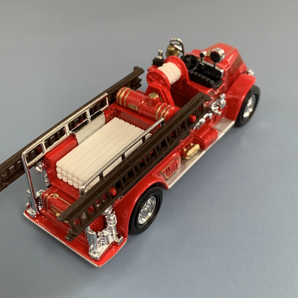1920 Mack AC Fire Engine YFE-01 Matchbox Collectibles Models of Yesteryear 1:60 - Image 4 of 4