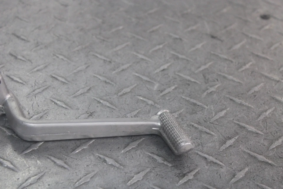 Suzuki Hayabusa GSX1300R 2008 pedal de freno 43111-24F00 Foto 4 de 4