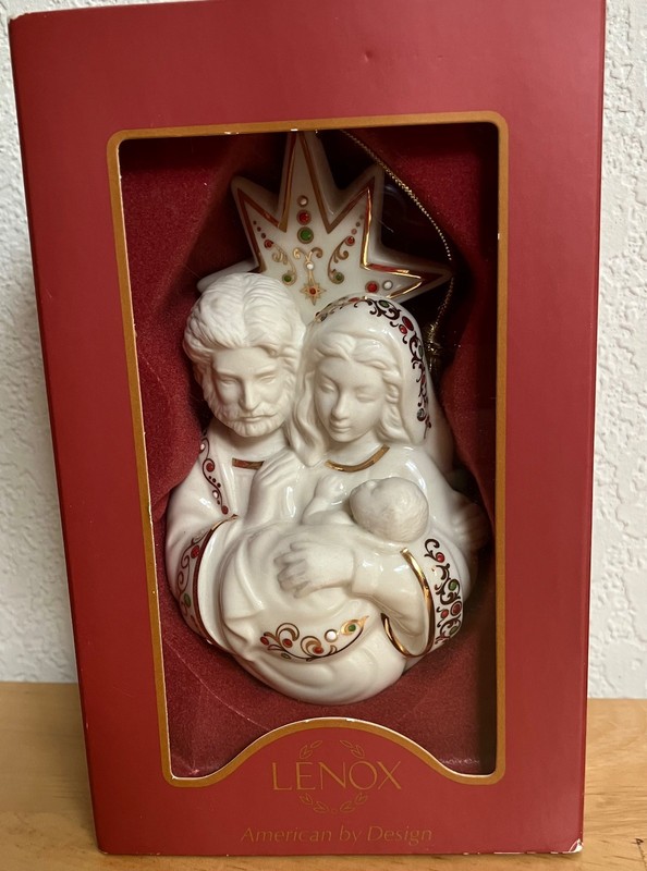 NEW LENOX PORCELAIN ORNAMENT BLESSED FAMILY NEW IN BOX
