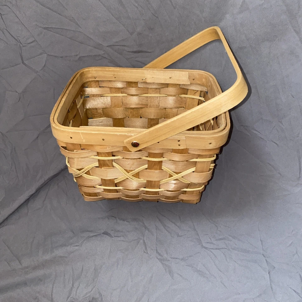 Wicker Basket With Handle - Image 4 of 4