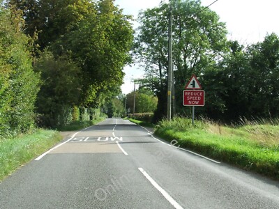 Foto 12x8 Geschwindigkeit reduzieren jetzt Saxham Street Geschwindigkeit reduzieren Schild bei Annäherung an c2010