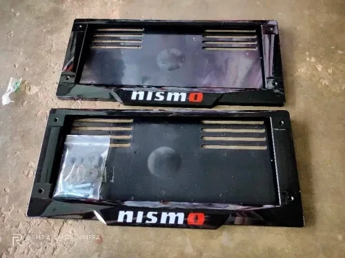 Marco de matrícula NISMO genuino Nissan B1170-8990A Foto 3 de 4