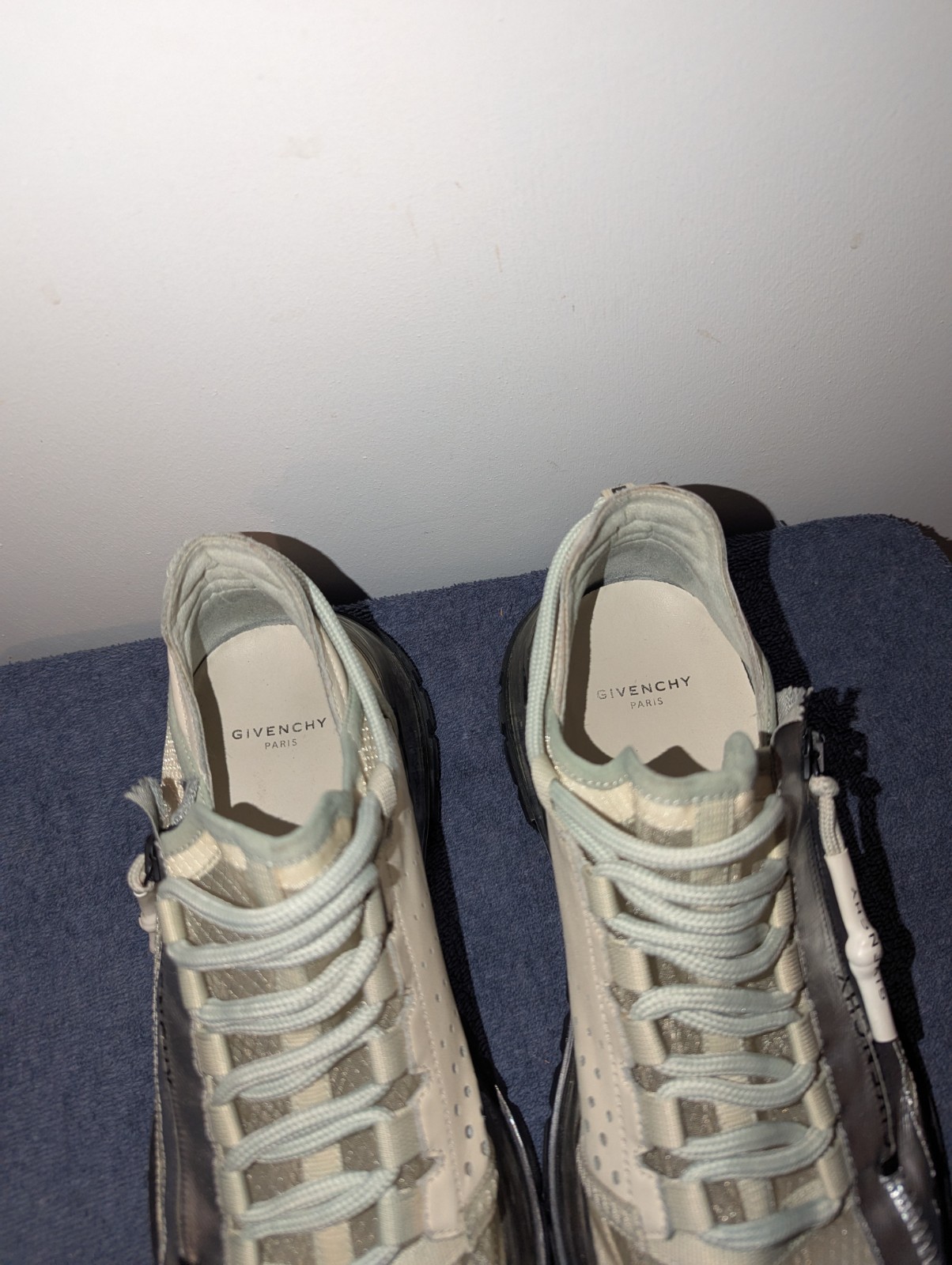 Givenchy Spectre Runner Low Off White Womens Size… - image 5