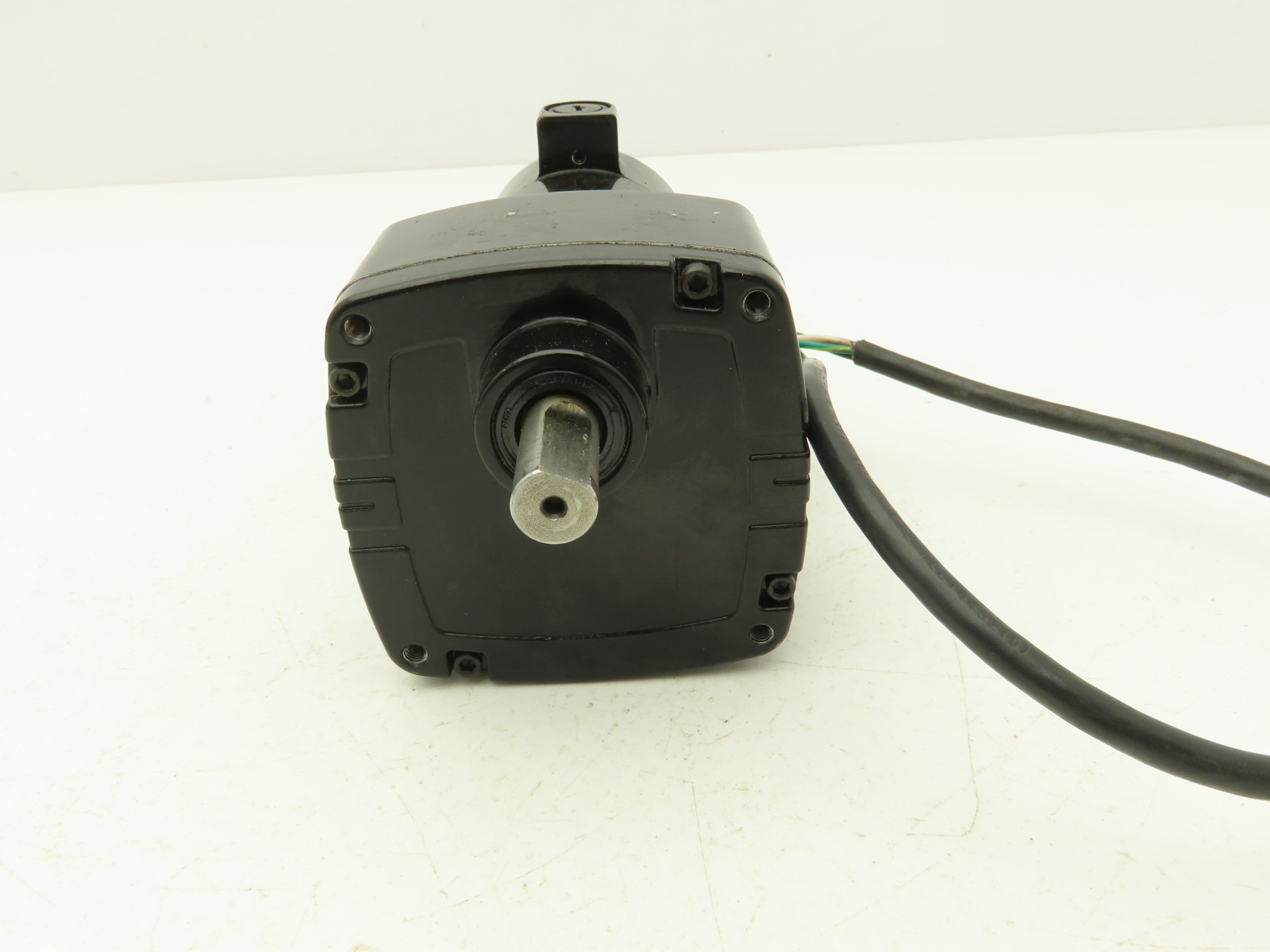 Bodine Electric 24A2BEPM-D5 Inline DC Gearmotor 300:1 Ratio 1/29Hp 8.3rpm 130VDC