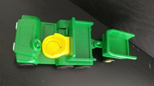 RC2 John Deere Toy Farm ATV Tractor Gator 5" & Tow Behind Yard Dump Cart - Picture 3 of 7