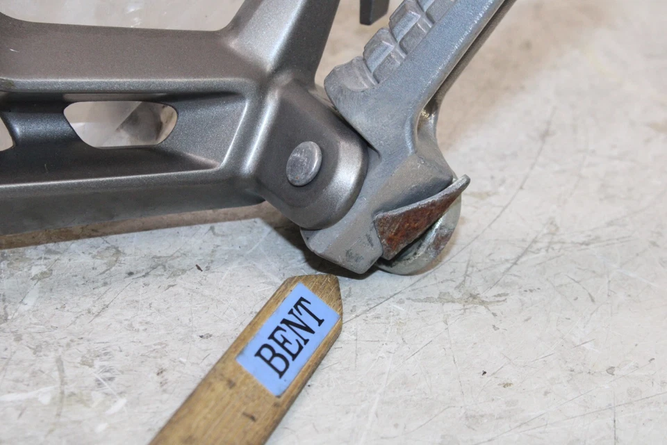 13-17 KAWASAKI NINJA 300 EX300B ABS ОРИГИНАЛЬНЫЙ ЛЕВЫЙ ЗАДНИЙ ПАССАЖИРСКИЙ КОЛЫШЕК - Изображение 2 из 4