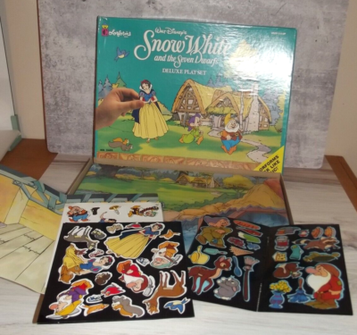 White and the Seven Dwarfs (白雪姫)LD-G 1993 Snow White and the Seven Dwarfs Deluxe Colorforms Playset GUC