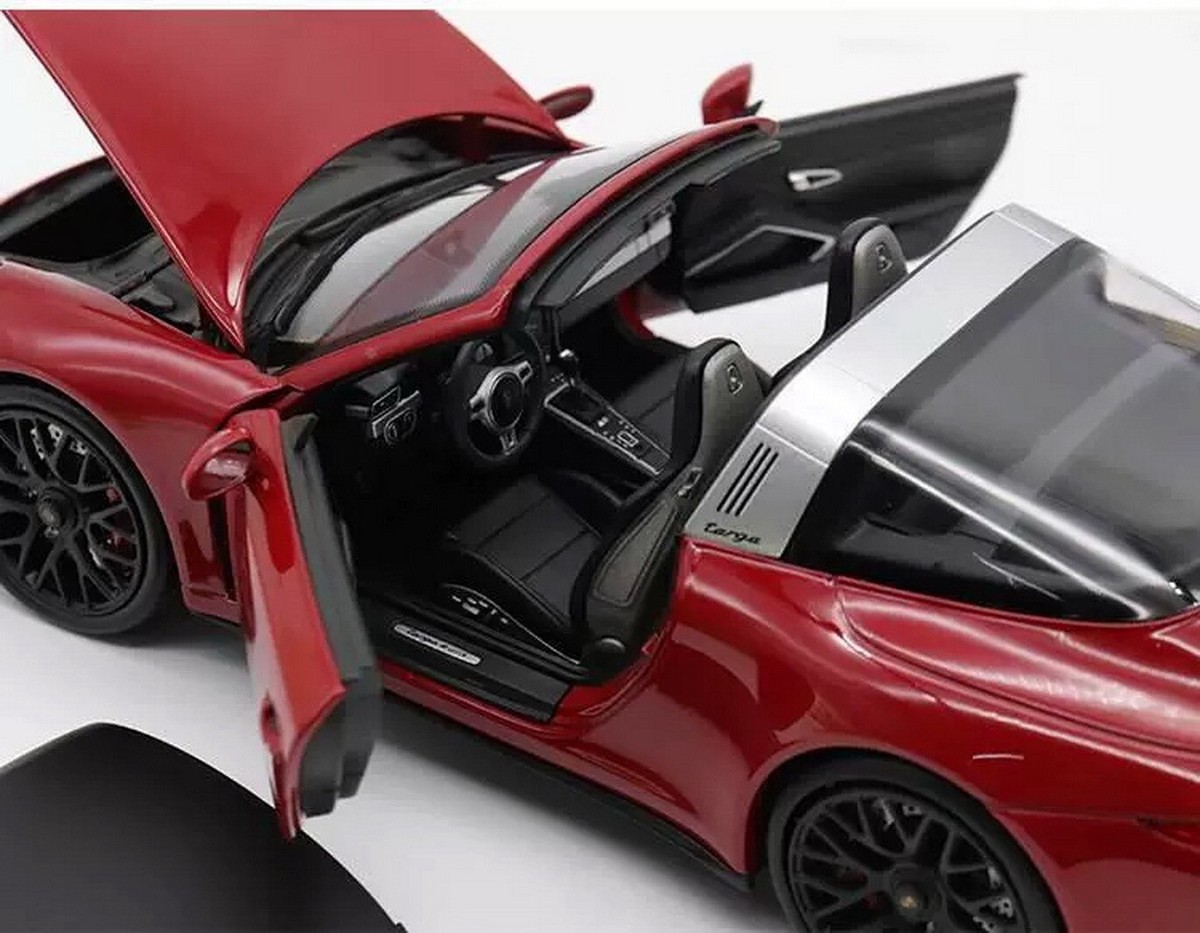 Schuco 1/18 Scale Porsche 911 Targa 4 GTS Red Diecast car