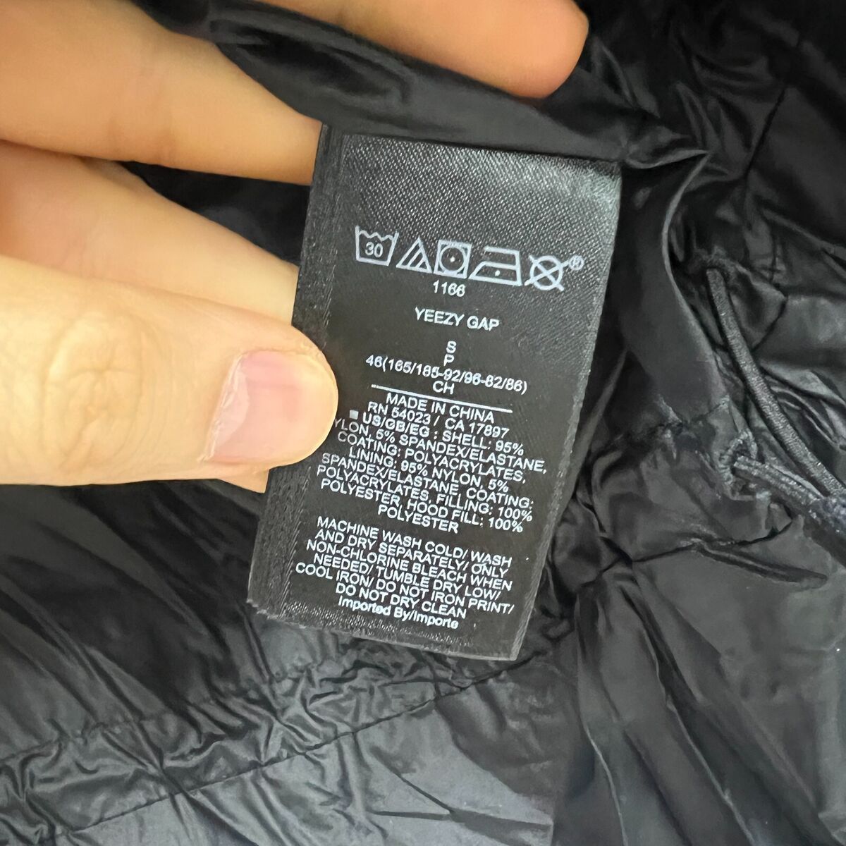 Yeezy Gap Engineered By Balenciaga T-Cut Puffer Parka Black Yeezy Gap Engineered By Balenciaga T-Cut Puffer Parka Black
