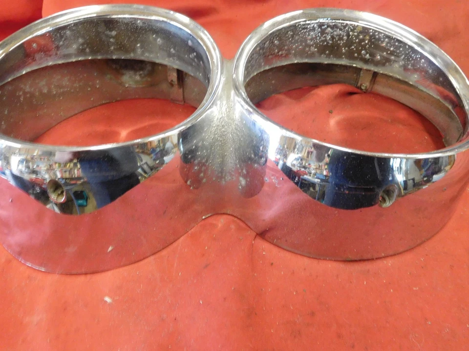 Buick Electra Invicta LeSabre 1961 faro derecho bisel moldura puerta 1199960 Foto 2 de 4