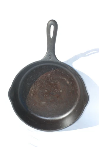 Wagner Ware 9" Cast Iron Skillet 6 G Cleaned Seasoned