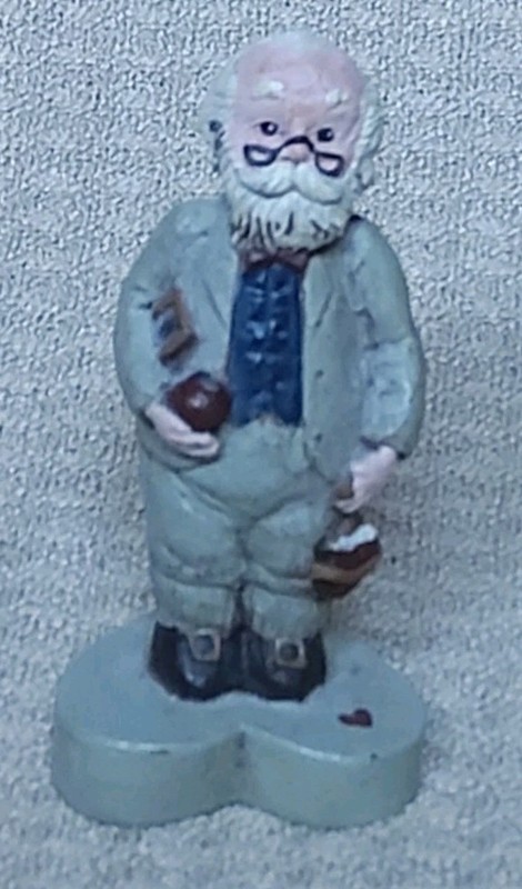 Vintage Sarah's Attic 2.5" Resin Santa-1988-Professor Santa Heart Shape Base