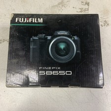FujiFilm FinePix S8650 Digital Bridge Camera 25-900mm 36x Zoom 16MP Black w/ Box