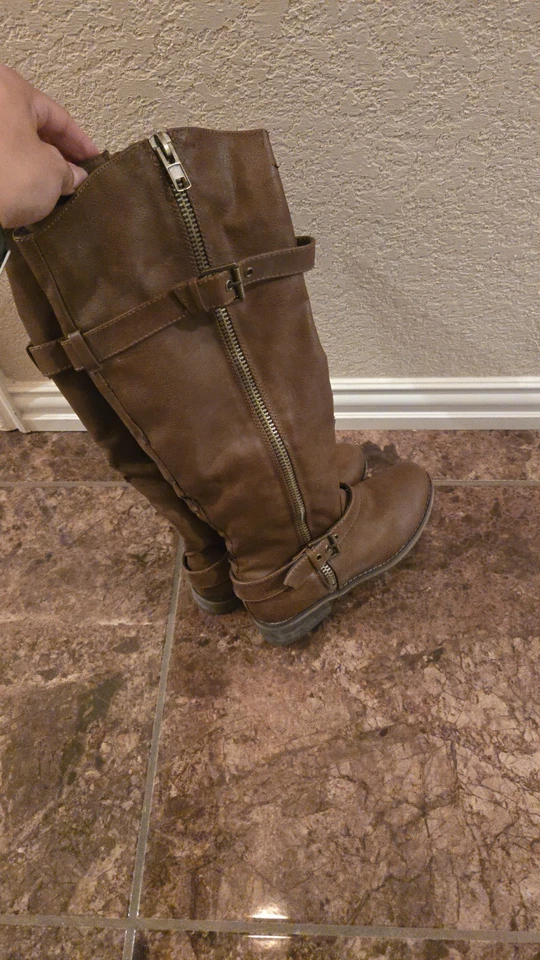 Botas Breckelles Cuero Hasta la Rodilla Talla 9 Modelo Rider 22 Marrón Usadas Foto 4 de 4