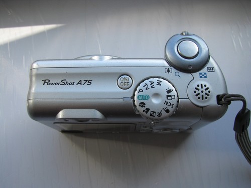 Canon Silver PowerShot A75 3.2MP Digital Camera + Memory Card TESTED & WORKS! - Picture 5 of 15