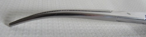 Pilling Teleflex 34-2571 Sarot Arterie Medium Klemmzange 7-1/2" gebogen Germany - Bild 7 von 11