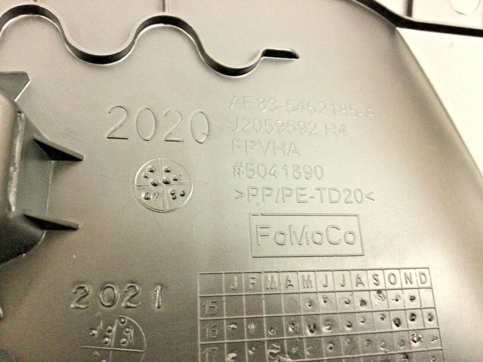 Ford Fiesta 2011-2019 negro LH lado del conductor protector panel de carcasa nuevo OEM Foto 4 de 4