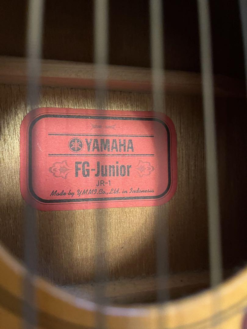 Yamaha FG-Junior JR-1 Red Label Small Acoustic Guitar With Yamaha FG-Junior JR-1 Red Label Small Acoustic Guitar With