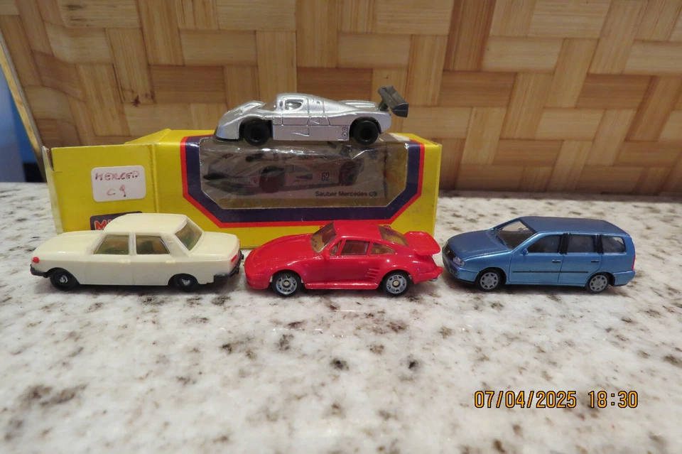Modèles 1/87 : PORSCHE 911 Turbo , VOLKSWAGEN break , WARTBURG 353 , SAUBER C9  - Photo 2/4