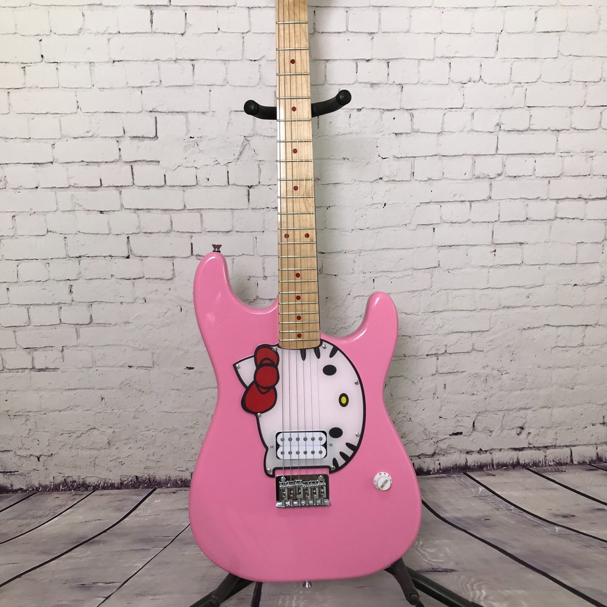 Best-selling Factory custom electric guitar Hello cat S T pink