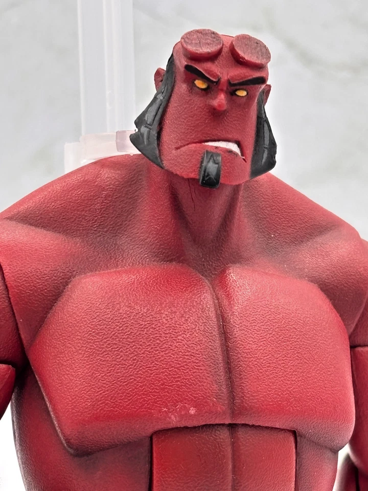 Figura de acción Hellboy articulada de lujo gigante suave con pistola sin espada suelta usada en excelente estado Foto 2 de 4