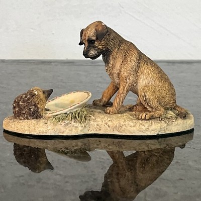 Border Fine Arts JH75 Friends James Herriot Terrier Igel Figur