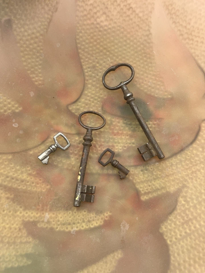 Skeleton Key French Large Steel Chateau Keys 5” Set 4 Heavy Door Cabinet Drawer - Image 2 of 4