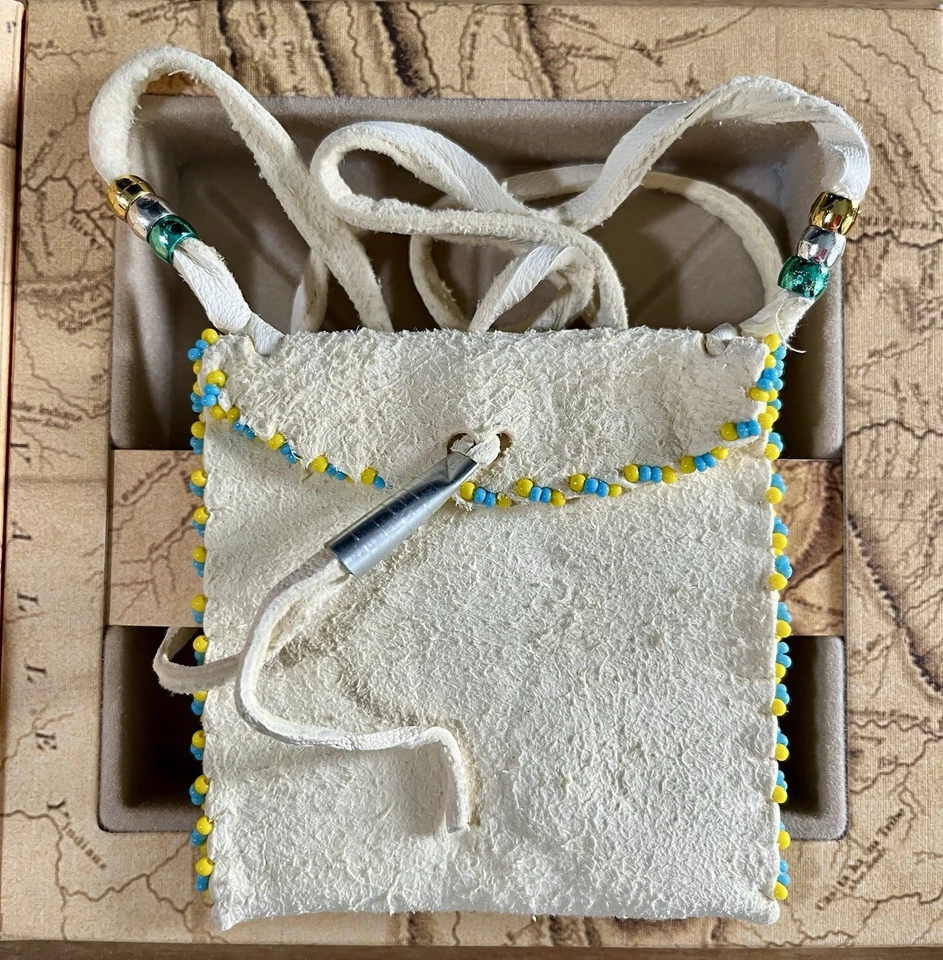 2004 US Mint Lewis & Clark Silver Coin & Pouch Set Lakota, Standing Rock Sioux - Image 2 of 4