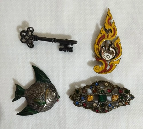 Vintage Costume Jewelry Brooches Lot of 4 Eclectic Pieces