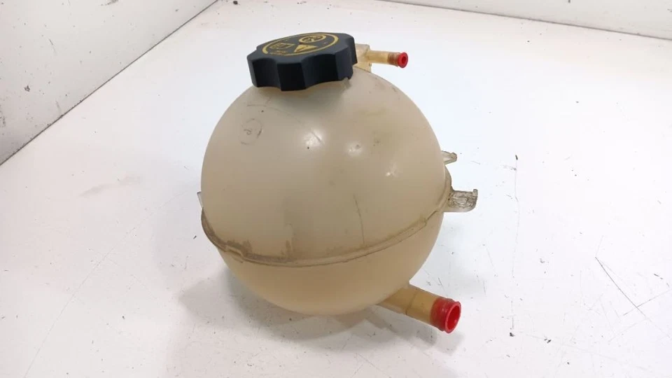 Depósito de refrigerante de desbordamiento de radiador para Chevy Malibu 16-20 Foto 2 de 4