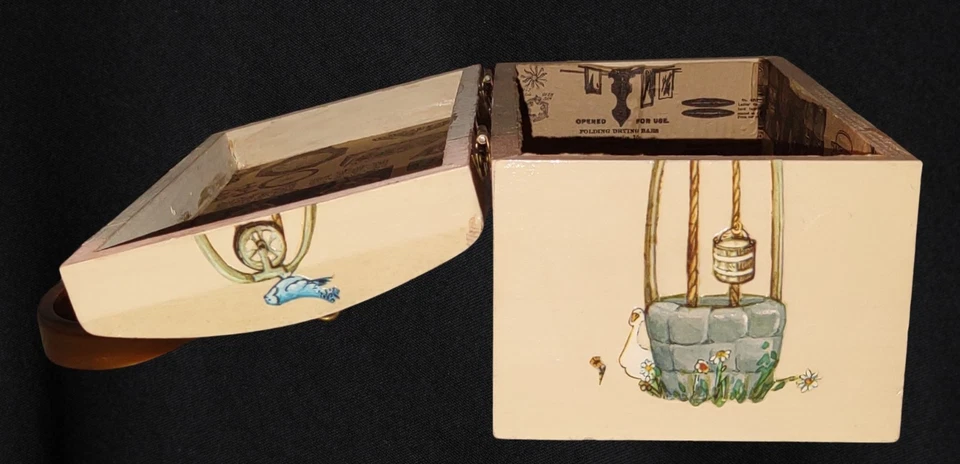 Vintage 1960-70's Wood Decoupage Holly Hobbie Characters Purse Metal Clasp 9x5x4 - Image 4 of 4