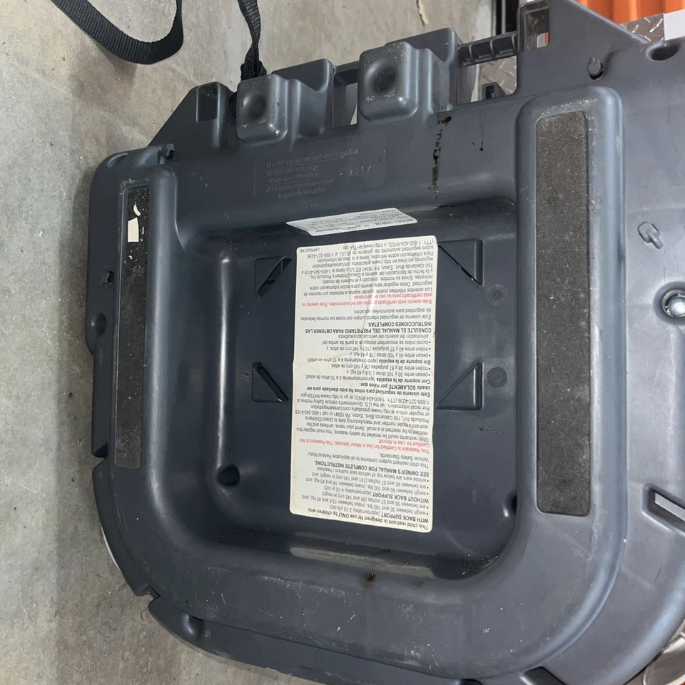 Asiento de coche Graco Turbo Booster sin respaldo sin cubierta Millers Fashion 40 lb - 100 lb Foto 2 de 4