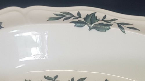 1951 Wedgwood Barlaston Green Leaf TK436 Serving Bowl 8.25