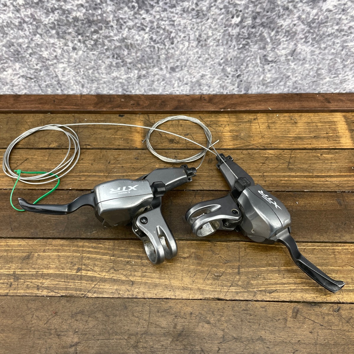 Vintage Shimano XTR ST-M960 Shifter Set 9s Shift Lever Brake