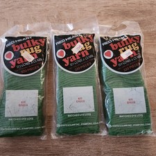 Vtg Red Heart Latch Hook Bulky Rug Yarn Green 625 NOS 3pkgs of 320pcs