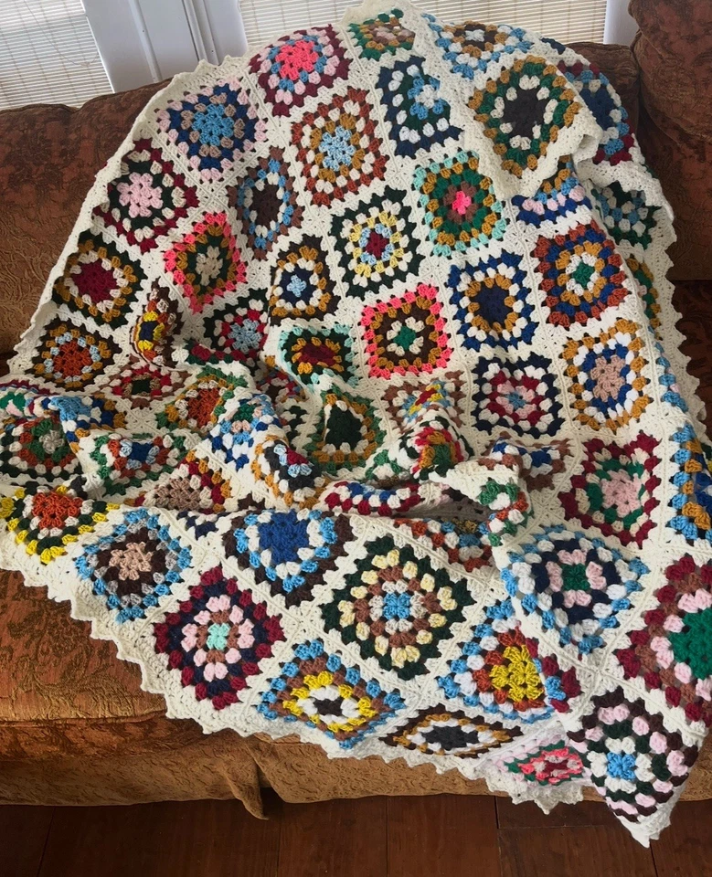 复古奶奶方形钩针阿富汗毛毯 橙色、黄色、棕色、红色 — 第 4/4 张图片