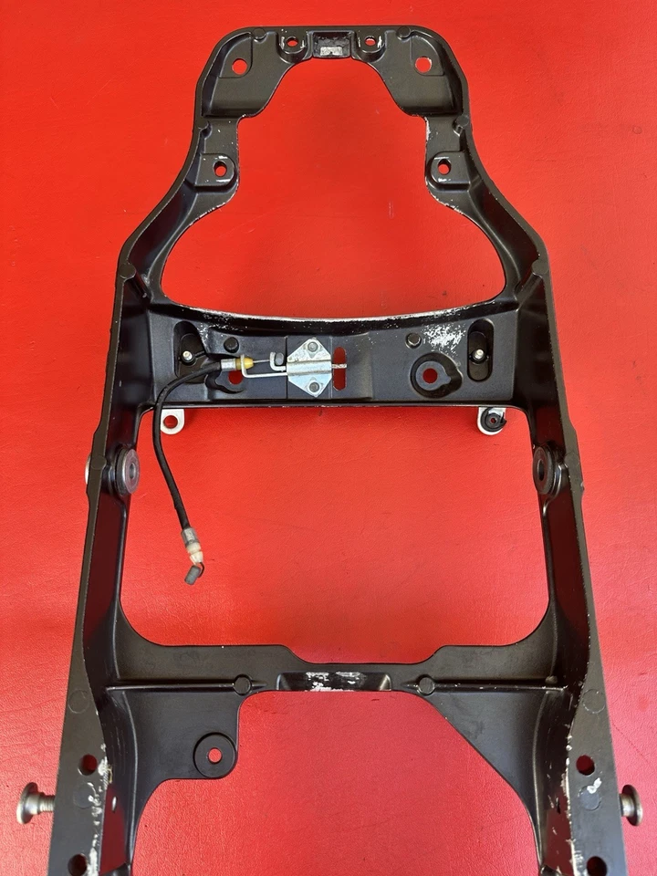 Subchasis trasero recto Kawasaki Ninja ZX10R ZX 1000 Zx 2006 2007 OEM Foto 3 de 4