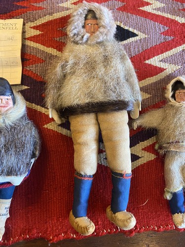 Old 1949 Labrador Inuit Eskimo Dolls Carved Painted Faces Seal Fur Coat Fabric - Picture 7 of 12