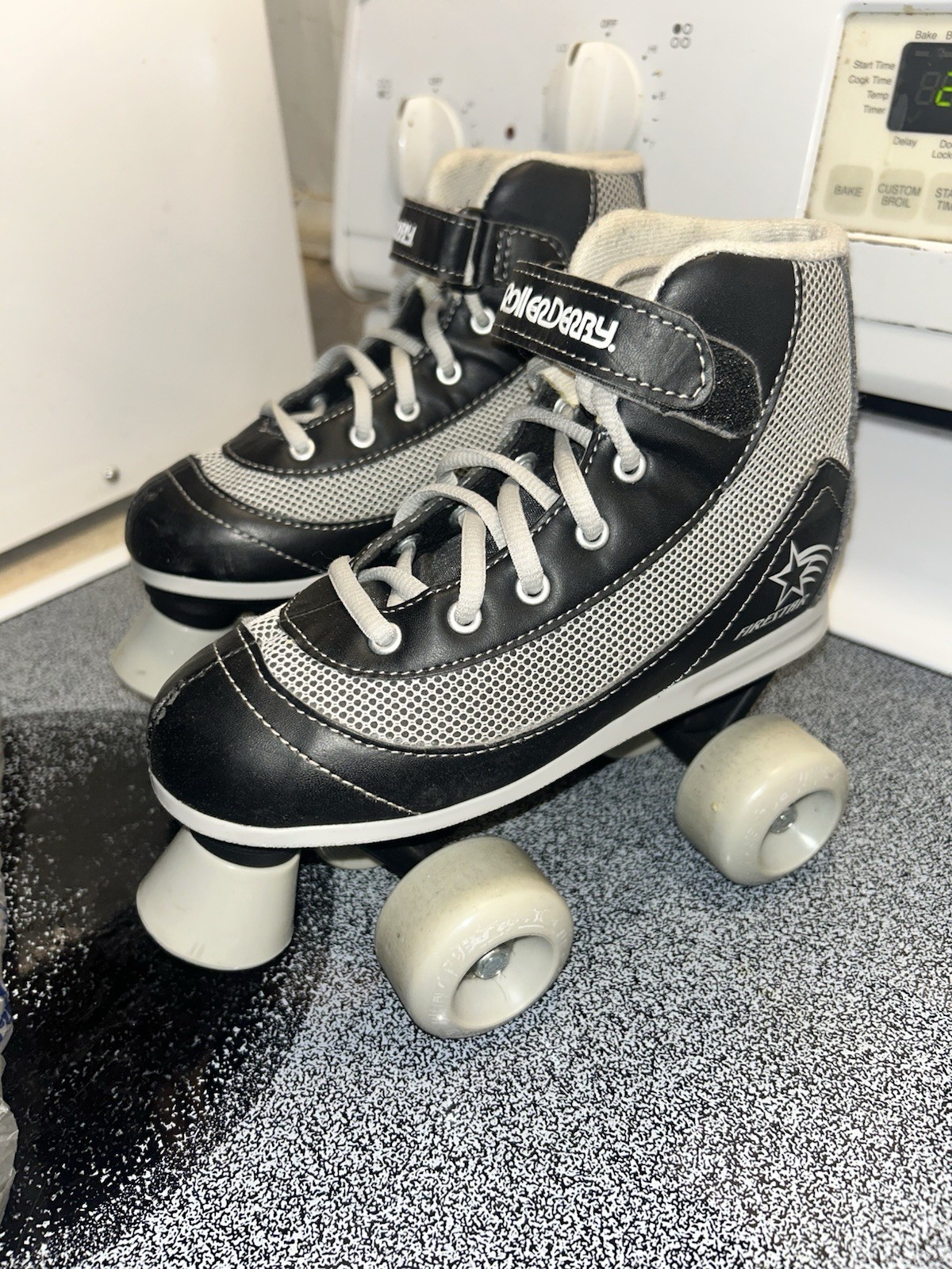 Boys Size 2 Roller Derby Skates