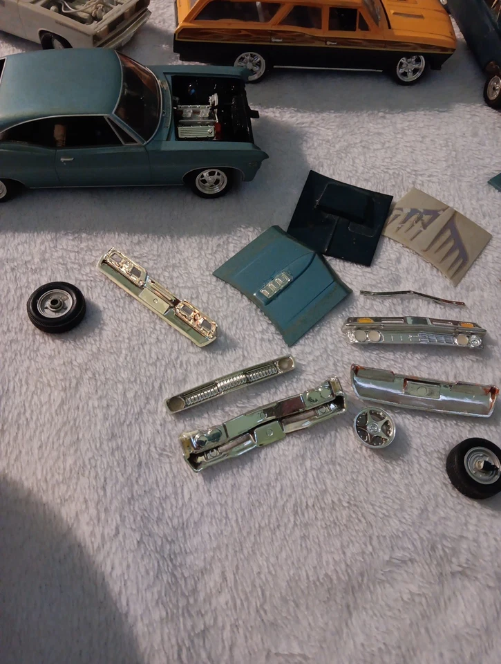 Vtg 8" Cars Parts Lot Race Car 5 Bodies,Chassis, Motors, Axels, Parts Only - Image 3 of 4