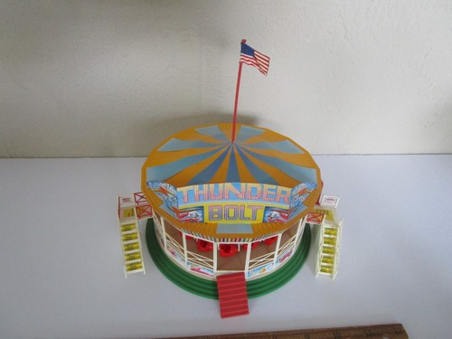Vintage Built HO 1/87 Carnival Fair Thunderbolt Amusement Ride For Train Layout - Photo 2 sur 4