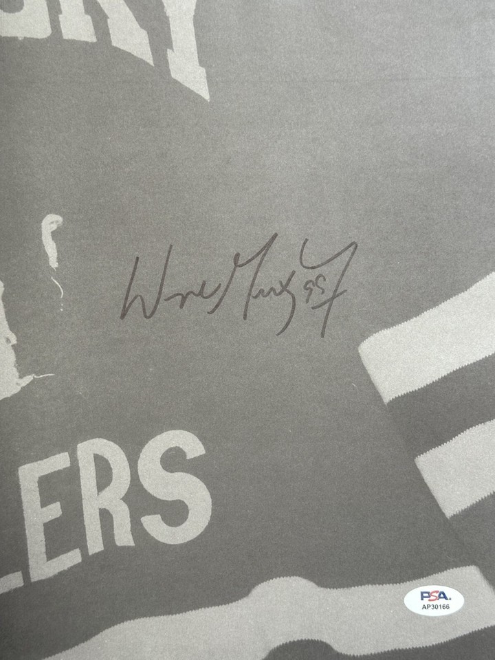 RARE 1982 WAYNE GRETZKY "THE AMAZING OILERS; A PICTORAL HISTORY