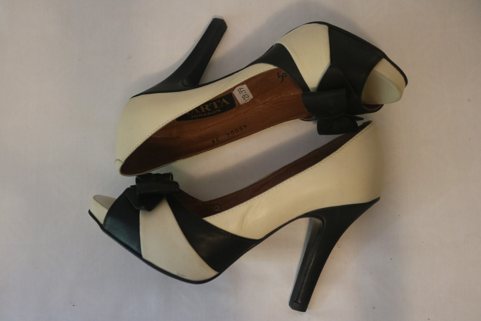 Marta Jonsson New with box. Vanila & Black slip on. UK4 £130 image 4